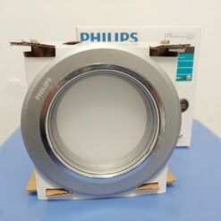 Hình thực tế đèn led âm trần Philips Essential 30581