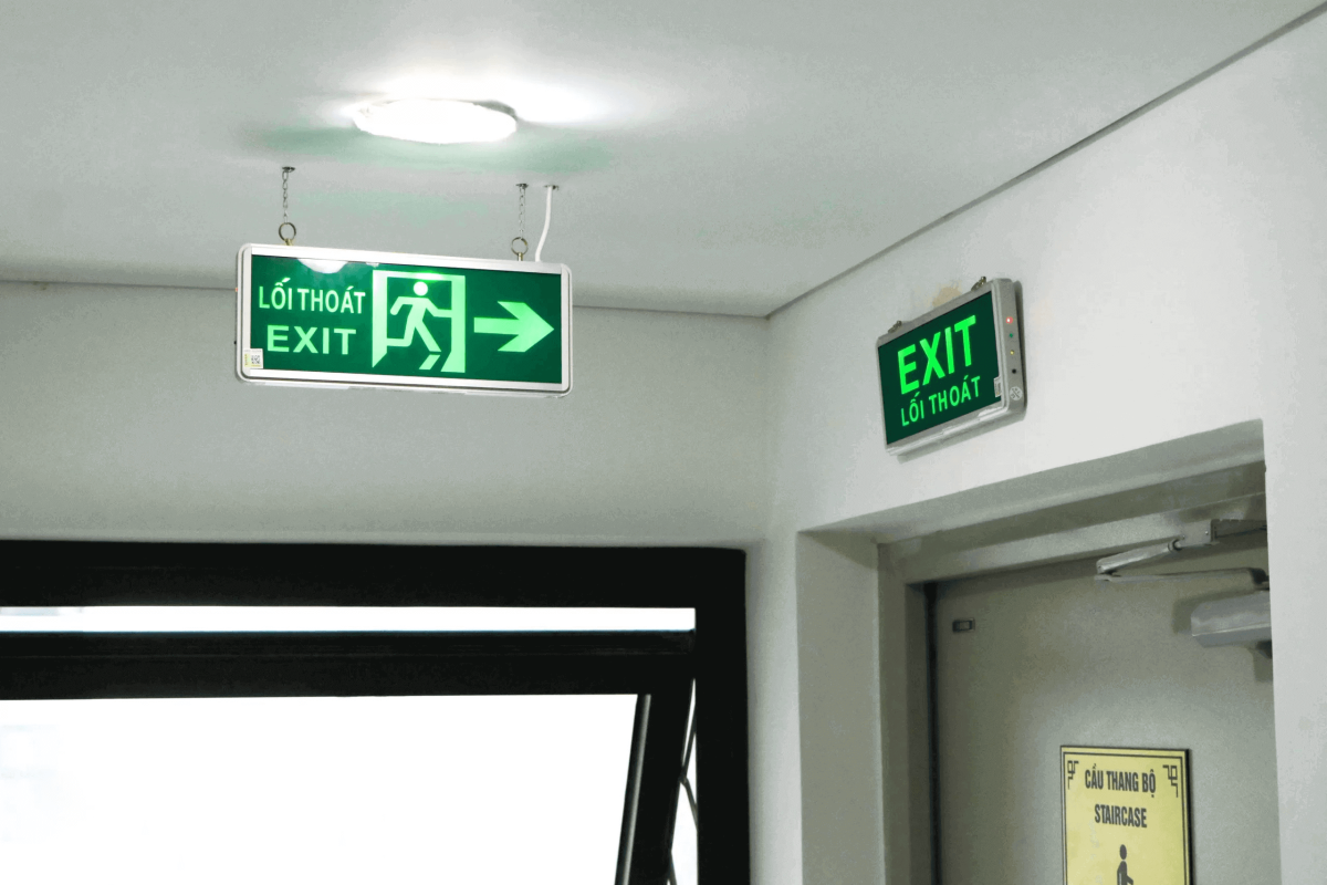 Chi tiết về đèn exit thoát hiểm